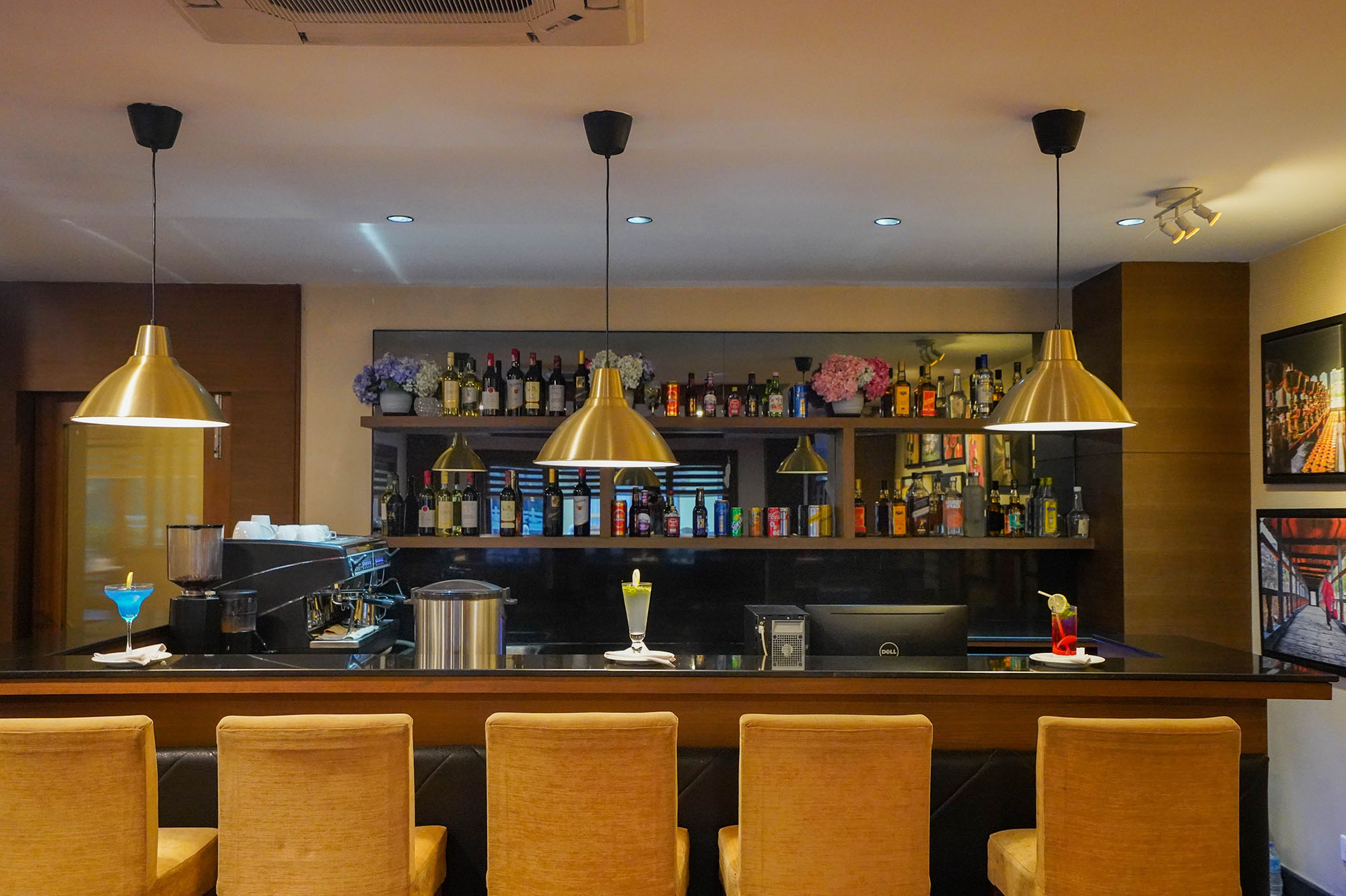 city hotel thimphu bar2